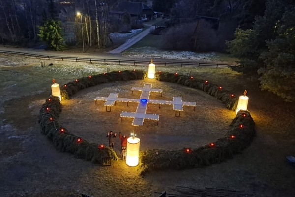 Limbažu novads: Lielais Adventa vainags pie Skulte